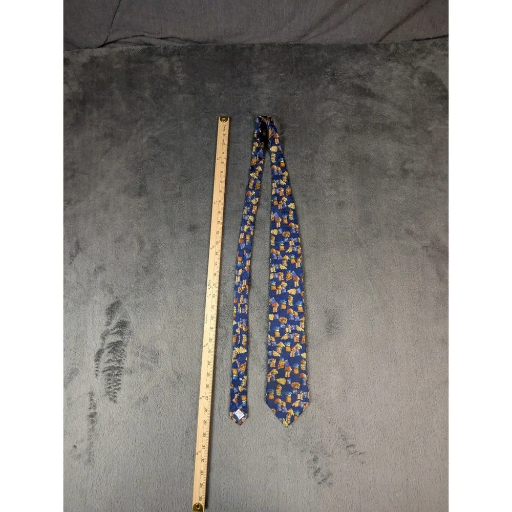 Givenchy Gentleman Men's Tie 100%‎ Silk Navy Blue Novelty Baskets Floral Vintage